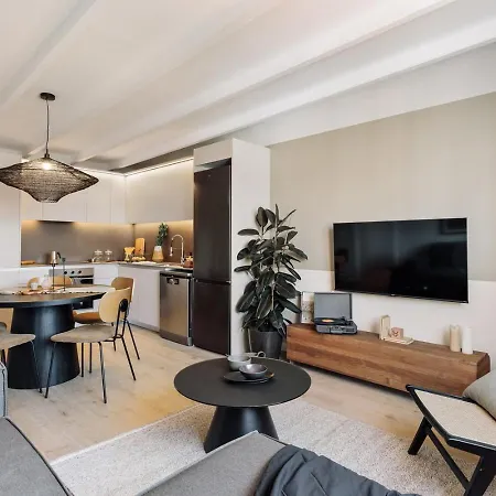 Coipasa - 3 Bedrooms And Terrace In Eixample Dreta Barcelona