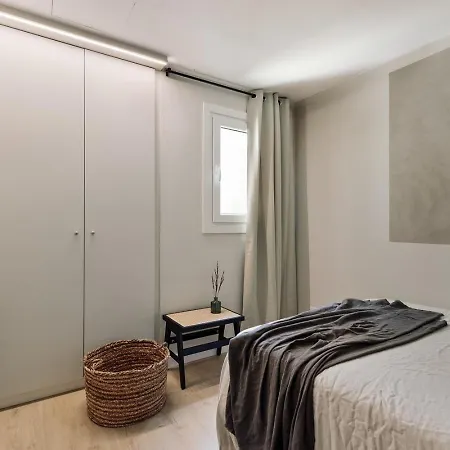 Coipasa - 3 Bedrooms And Terrace In Eixample Dreta Barcelona